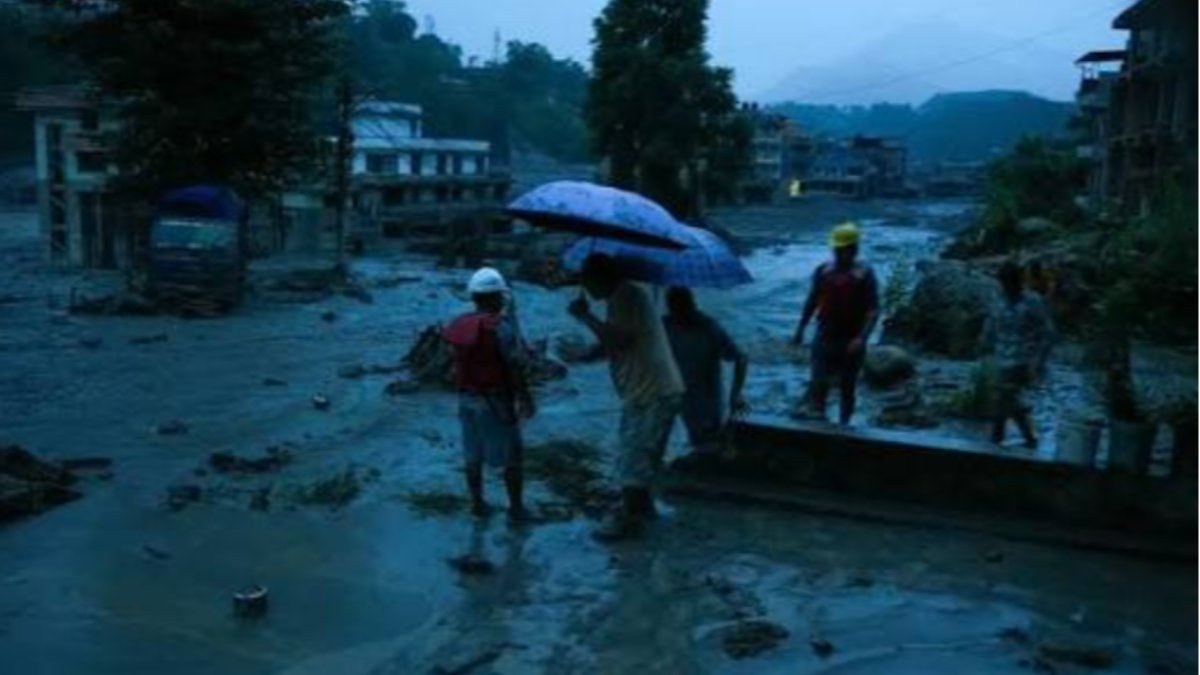 Nepal sel felaketi neden oldu, Deprem mi tetikledi? Nepal - Çin sınırında büyük yıkım ve set gölü alarmı verildi