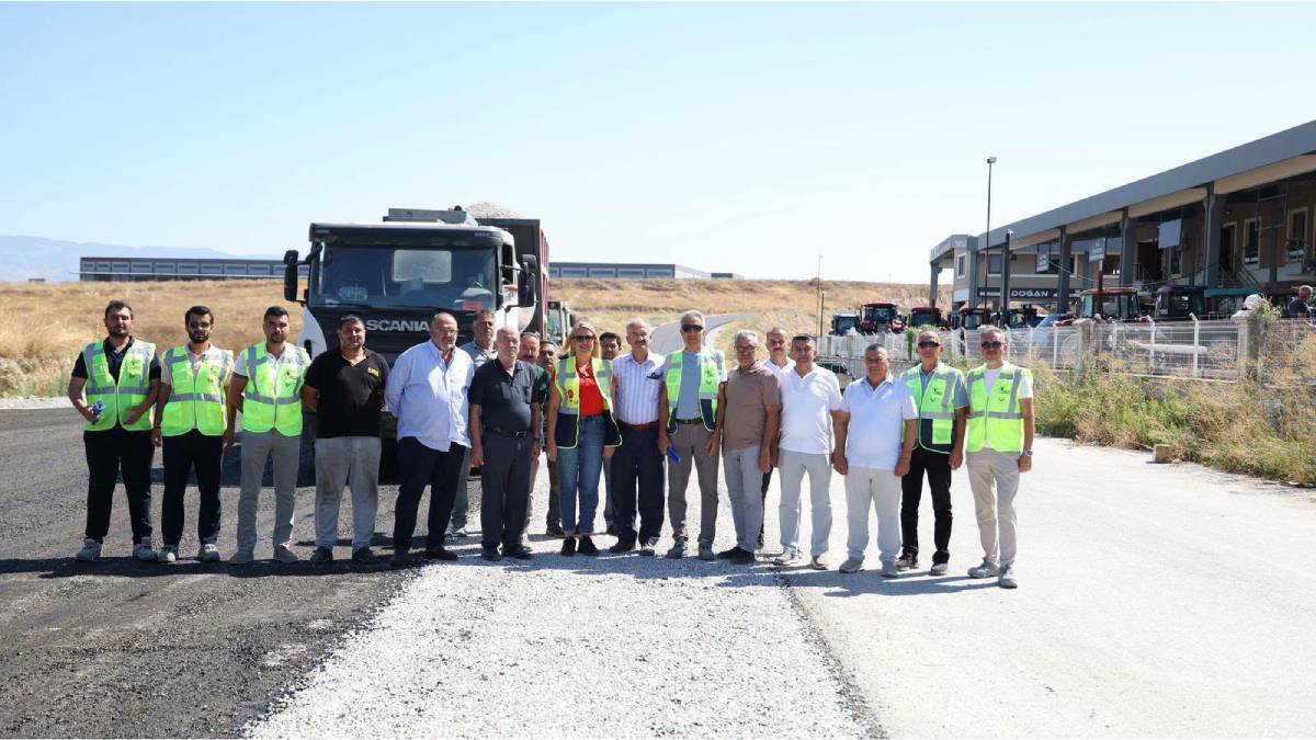 Merkezefendi’de yol çalışmaları hız kesmeden devam ediyor