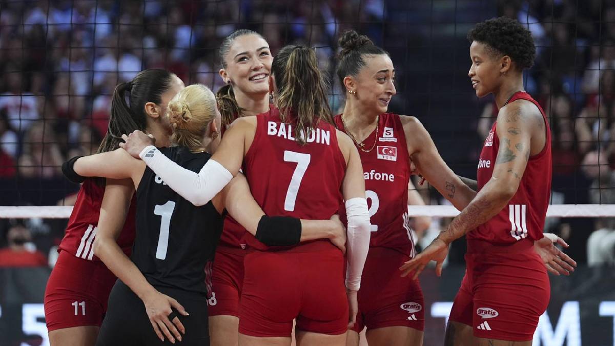 Kaybetsek de tur biletini aldık: Filenin Sultanları son 16’da