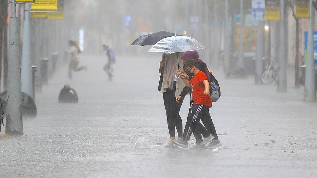 Meteoroloji’den Erzincan ve 8 ilçesine kritik uyarı: Gök gürültülü sağanak geliyor! İşte günün hava durumu raporu