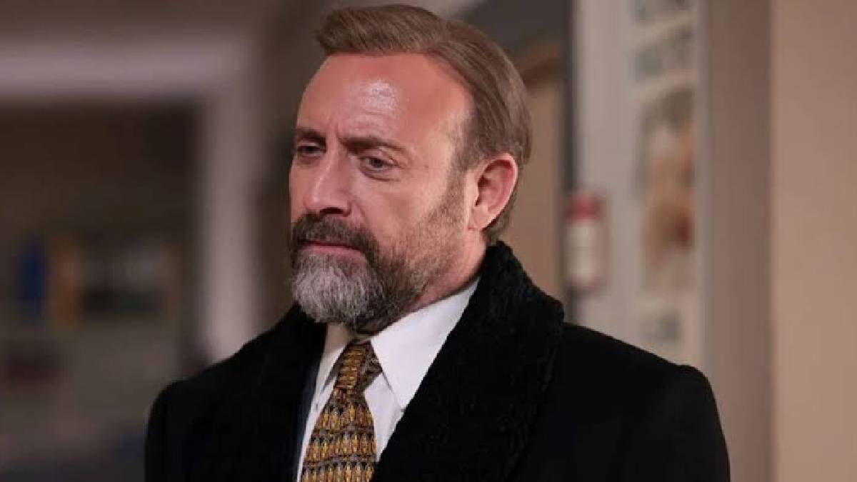 Halit Ergenç ticarete el attı! Dükkanının önünde kuyruk uzadıkça uzadı