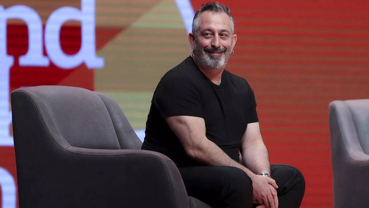 Cem Yılmaz’ın sağlık durumuyla ilgili yeni açıklama: “Büyük kalp krizlerinden biriyle geldi”