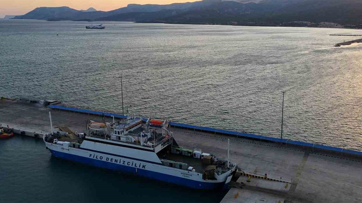 Gemi faciasında kaybolan 18 kişi aranıyor