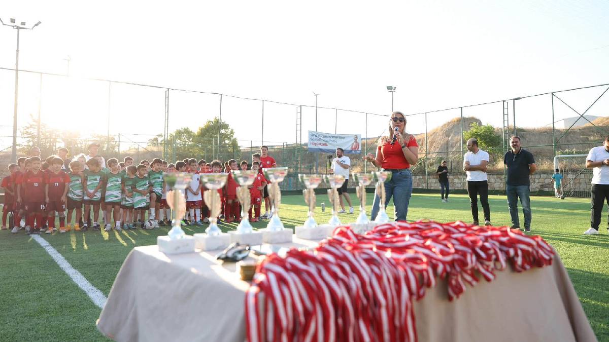 Merkezefendi’de turnuva şampiyonlarına ödülleri verildi