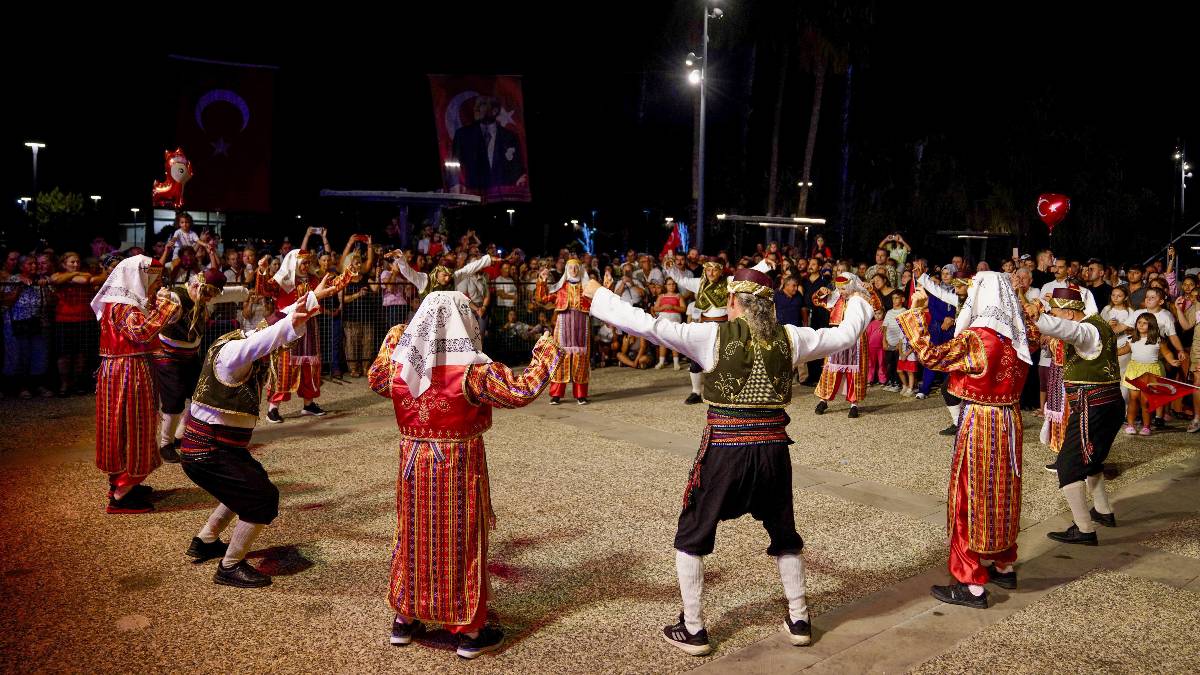 Finike’de 30 Ağustos Zafer Bayramı coşkuyla kutlandı