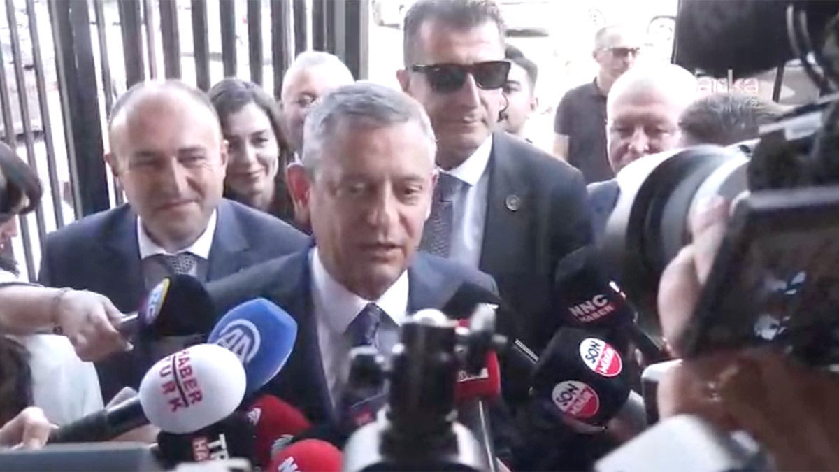 Özgür Özel YENİ Parti Genel Merkezi’ne ilk kez girdi: Seçim akşamı iktidarımızı müjdeleyeceğiz