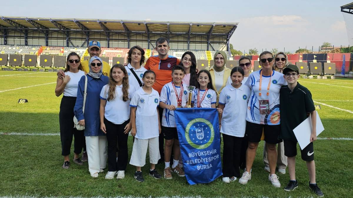 Büyükşehir Belediyesporlu okçulardan 3 madalya