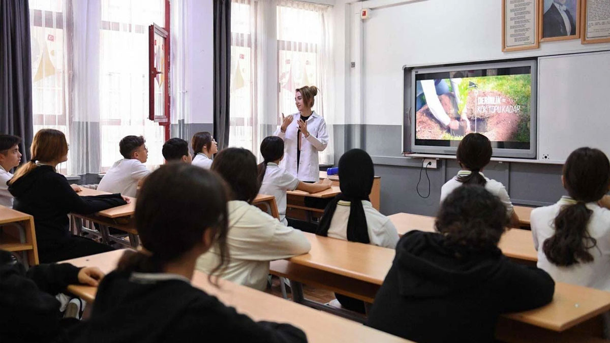 Uzman öğretmenlik ve başöğretmenlik kılavuzu yayımlandı: Başvurular 1 Eylül’de başlıyor