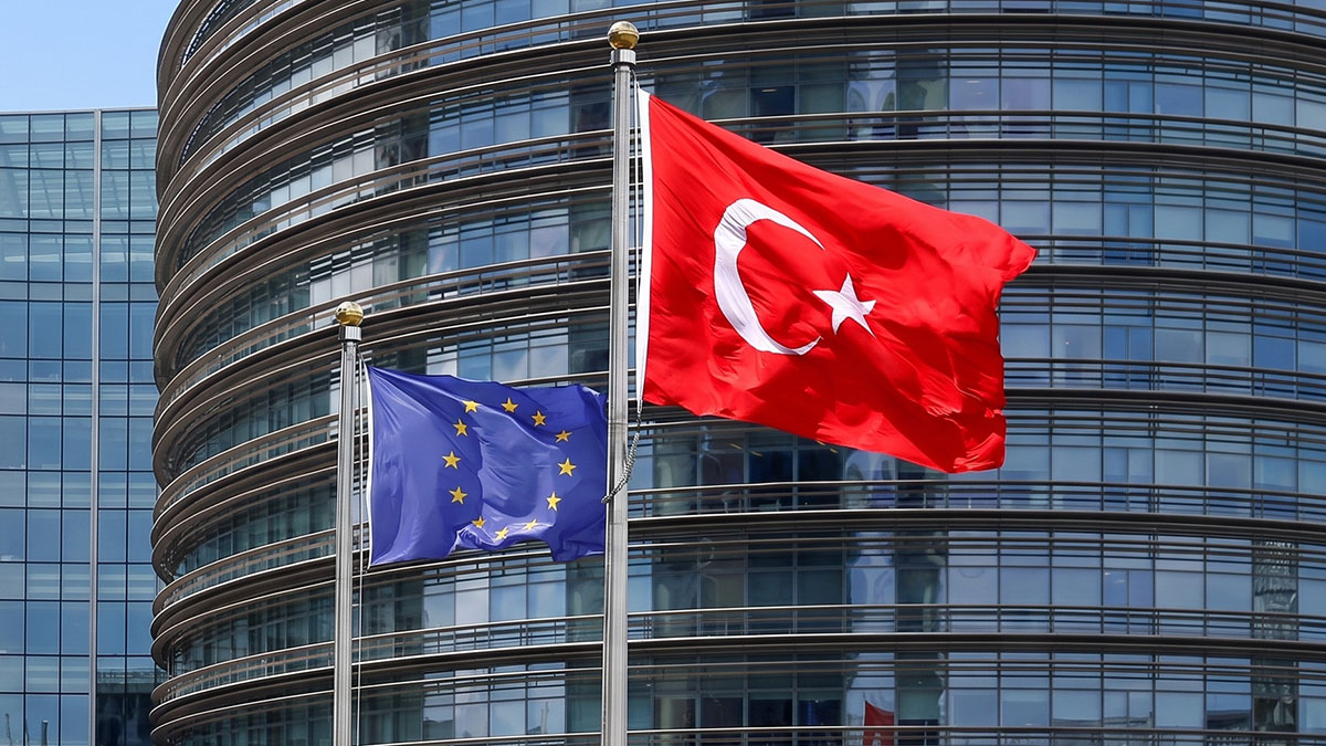 Kapıda bekletilen milyonların gözü bu haberde: 13 yıllık vize çilesini bitirecek tarihi süreç başladı