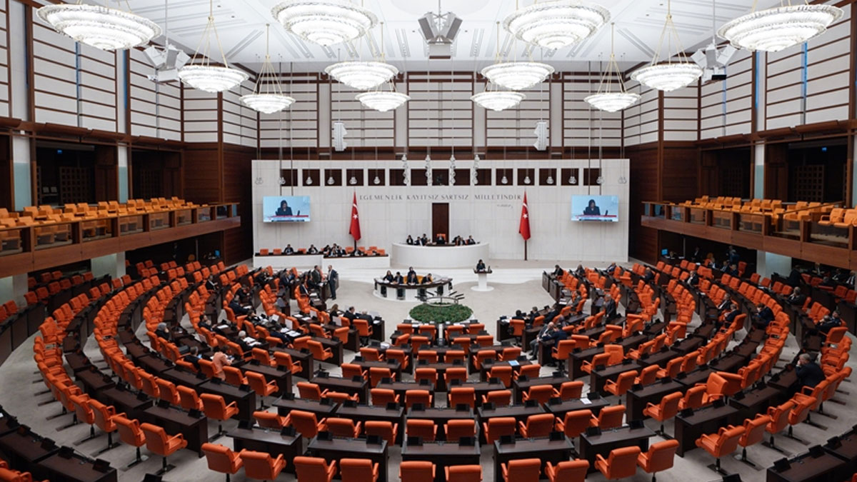 Siyasetin finansmanı: Siyasi partilere  seçim yardımı uygulaması, sorunlar  ve çözüm önerileri