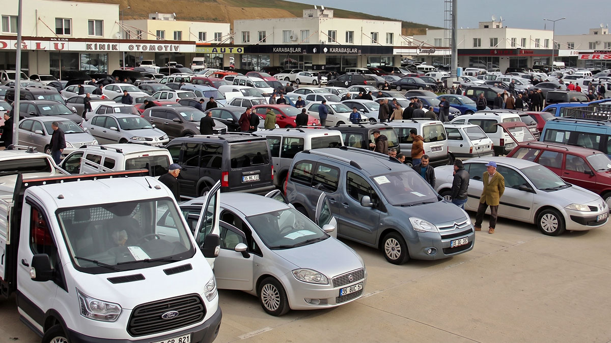 İkinci el oto piyasasında tarihi erime: Yıl sonuna kadar yüzde 12 gerileme beklentisi