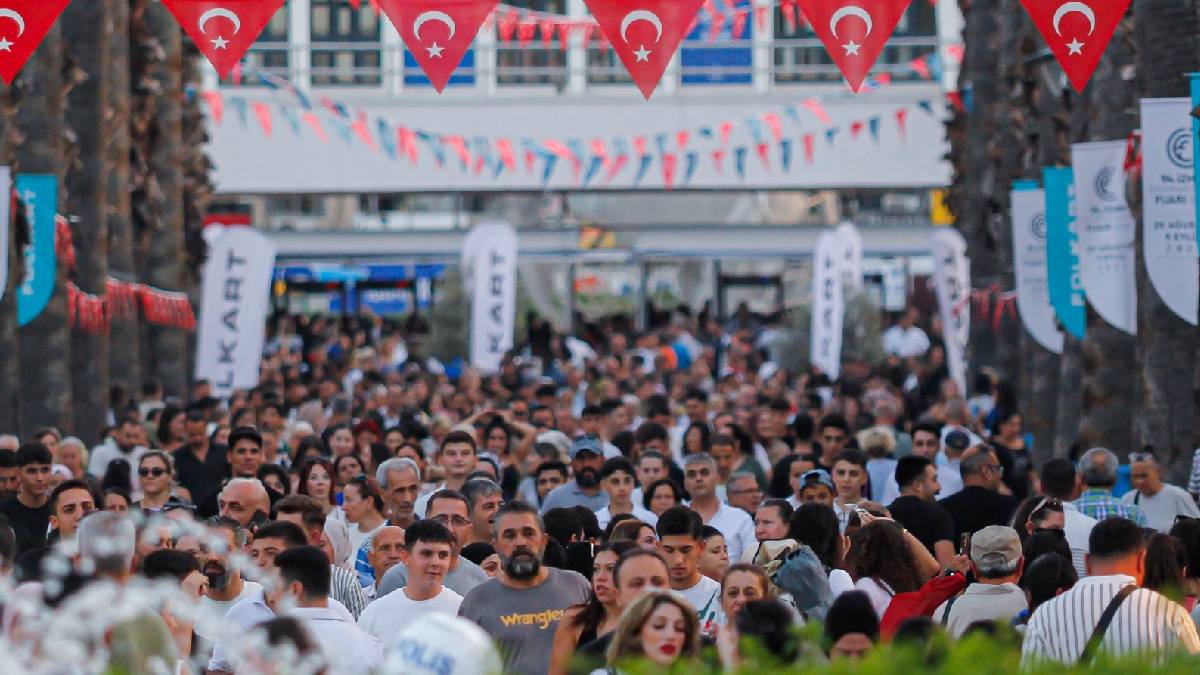 İEF’de eğlence ve sürprizler bir arada