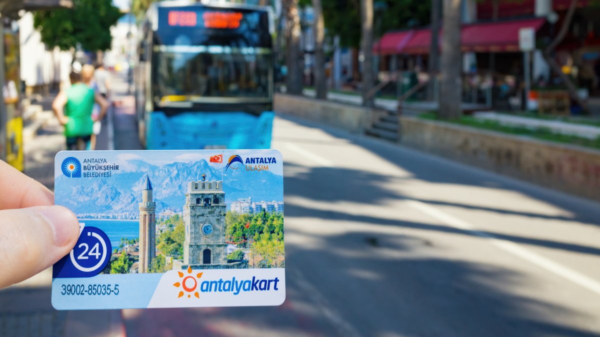 Antalya ulaşımında yeni dönem: 2026 AntalyaKart fiyatları ne kadar oldu? (Öğrenci, Tam ve Mobil Kart çıkarma rehberi)