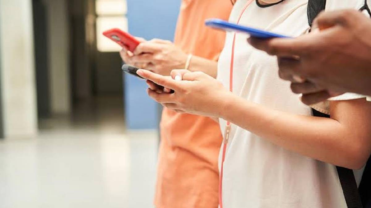 Polonya’da ilkokullarda cep telefonu kullanımı yasaklandı