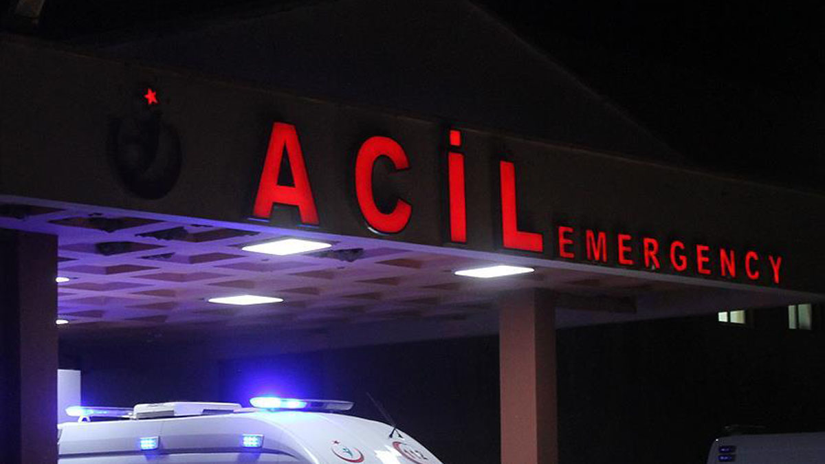 Su şişesindeki tuz ruhunu içen 14 yaşındaki çocuktan acı ders: "Su sanıp içtim, boğazımdan aşağı yandı!"