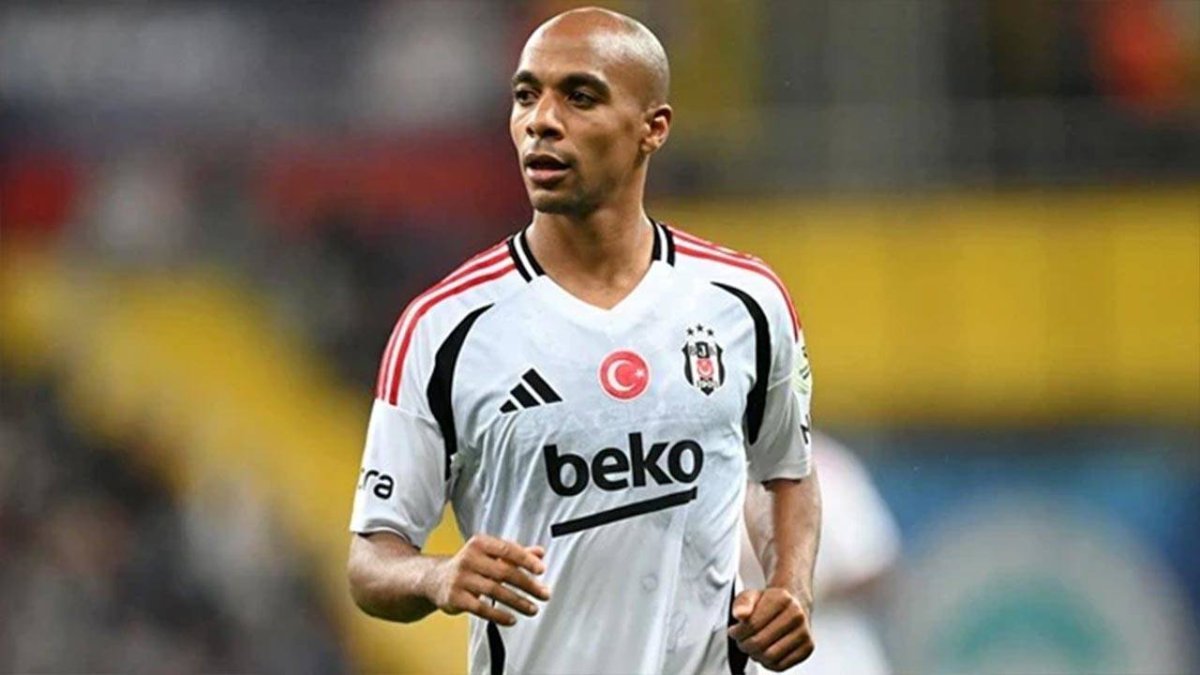 Beşiktaş'ta Portekizli futbolcu Joao Mario ile yollar ayrıldı