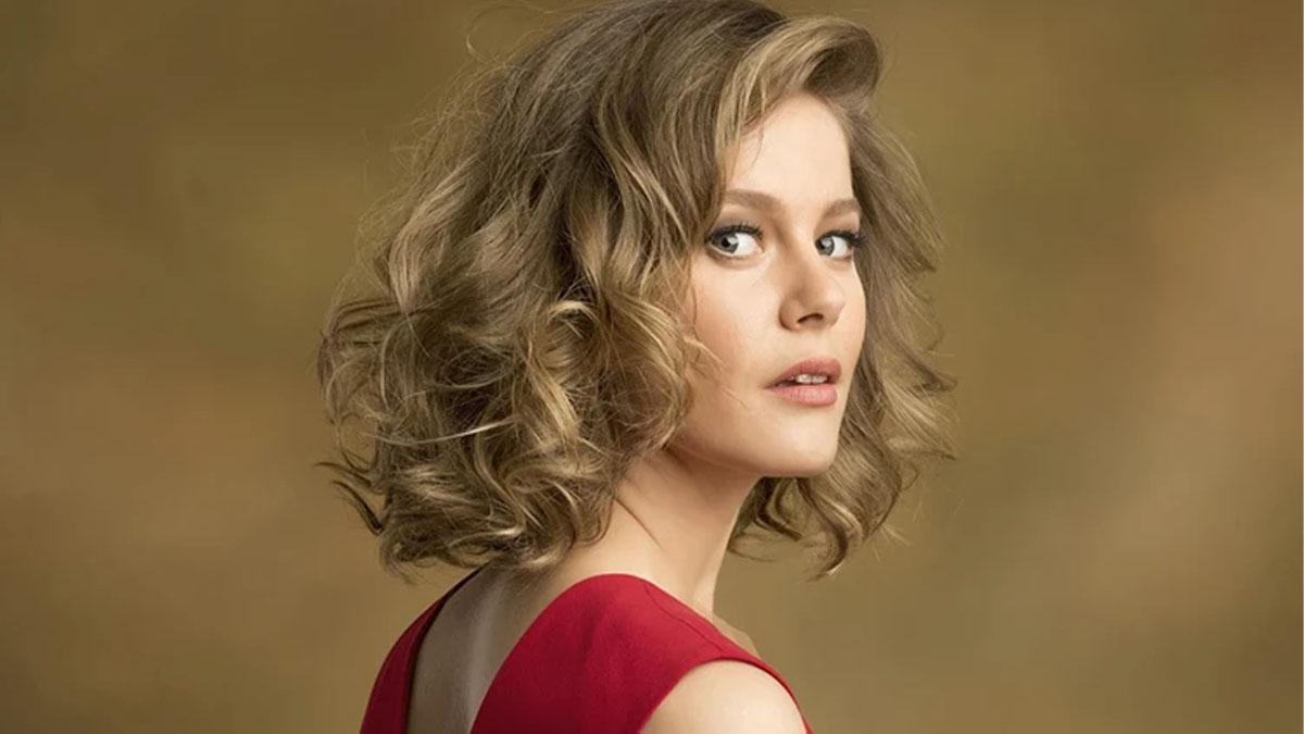 Burcu Biricik ekranlara mola verdi: Kızı Luna için Ayvalık'a yerleşip butik otel açtı!