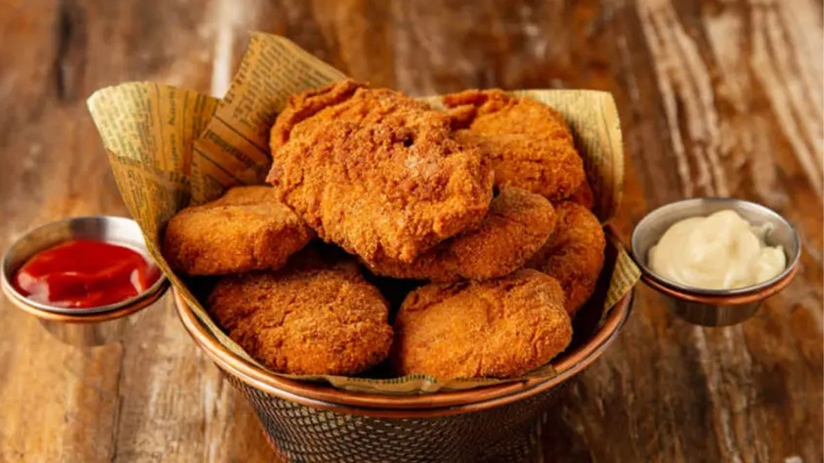 Hazır almaya son: Dışı çıtır içi yumuşacık ev yapımı tavuk nugget tarifi!
