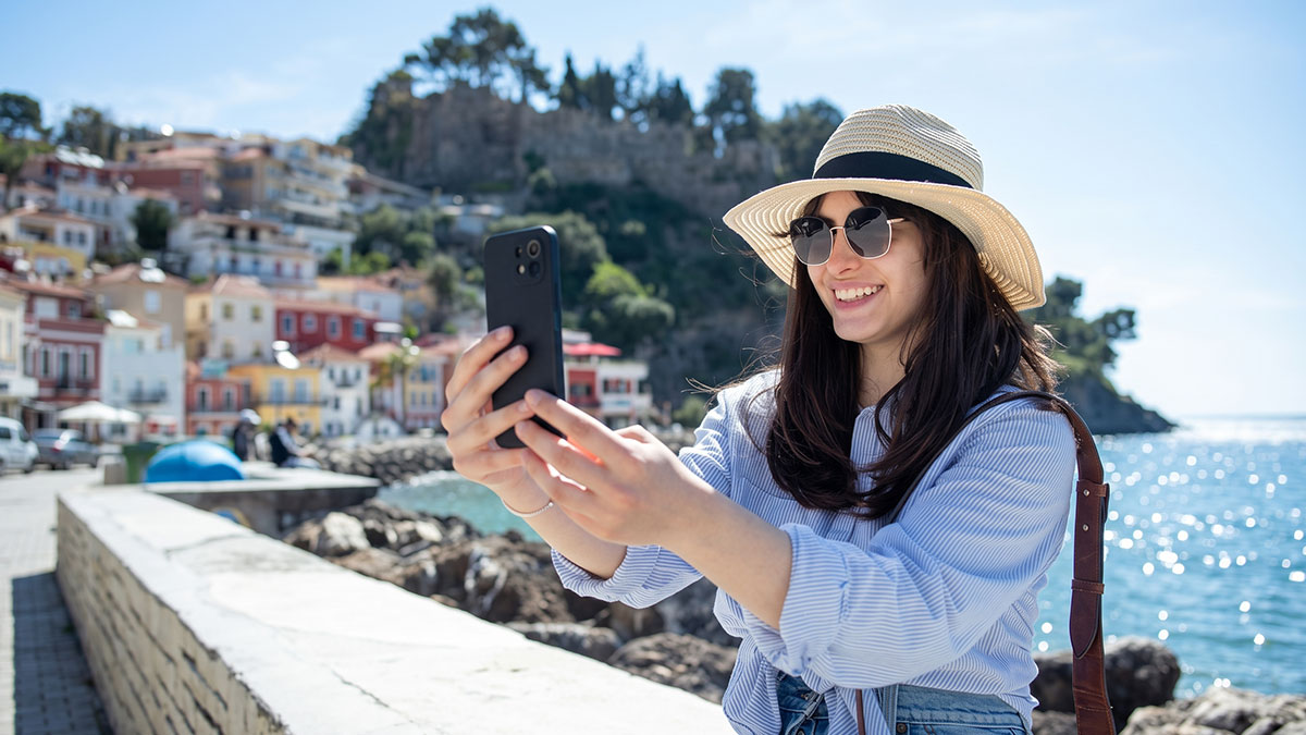 Tatil fotoğrafları paylaşmanın ardındaki psikoloji ortaya çıktı: KISKANDIRMAK