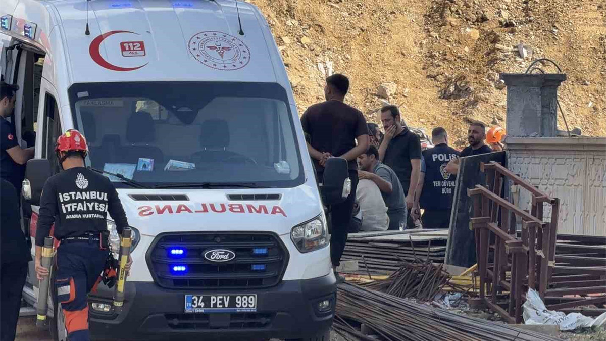 Başakşehir'de toprak kayması! 1 işçi göçük altında