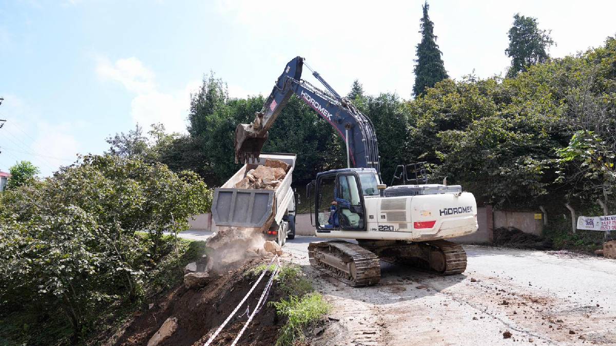 Giresun Belediyesi saha ekiplerinden yoğun çalışma