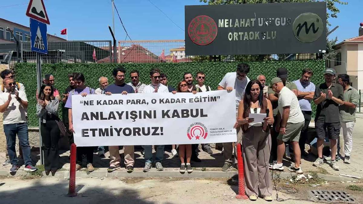 Eskişehir’de velilerden “kayıt parası” eylemi