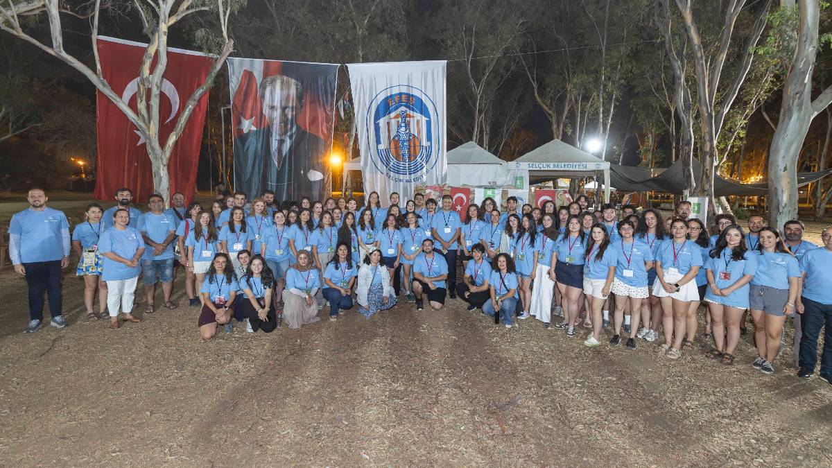 Başkan Tugay geleceğin şehir plancılarıyla buluştu