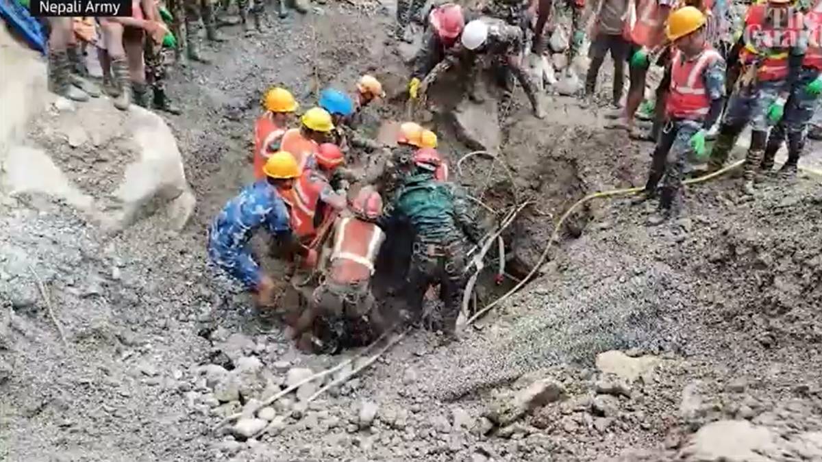 Nepal’de selin ardından mucize: 9 gün tünelde mahsur kalan  işçiler kurtarıldı