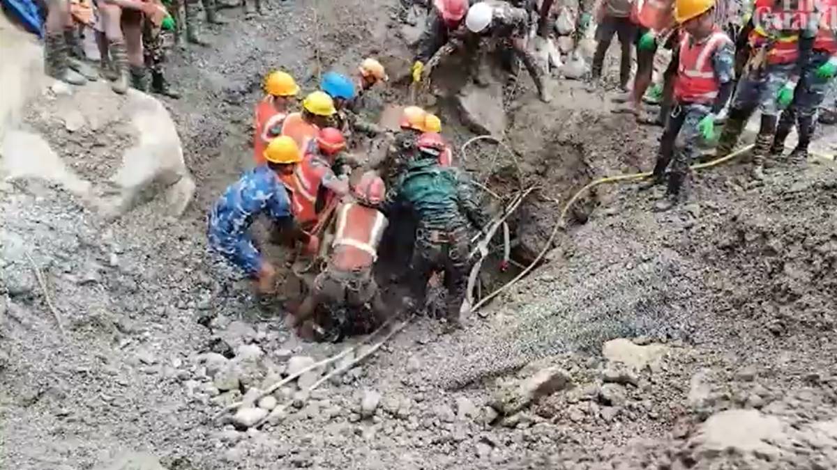 Nepal’de selin ardından mucize: 9 gün tünelde mahsur kalan işçiler kurtarıldı
