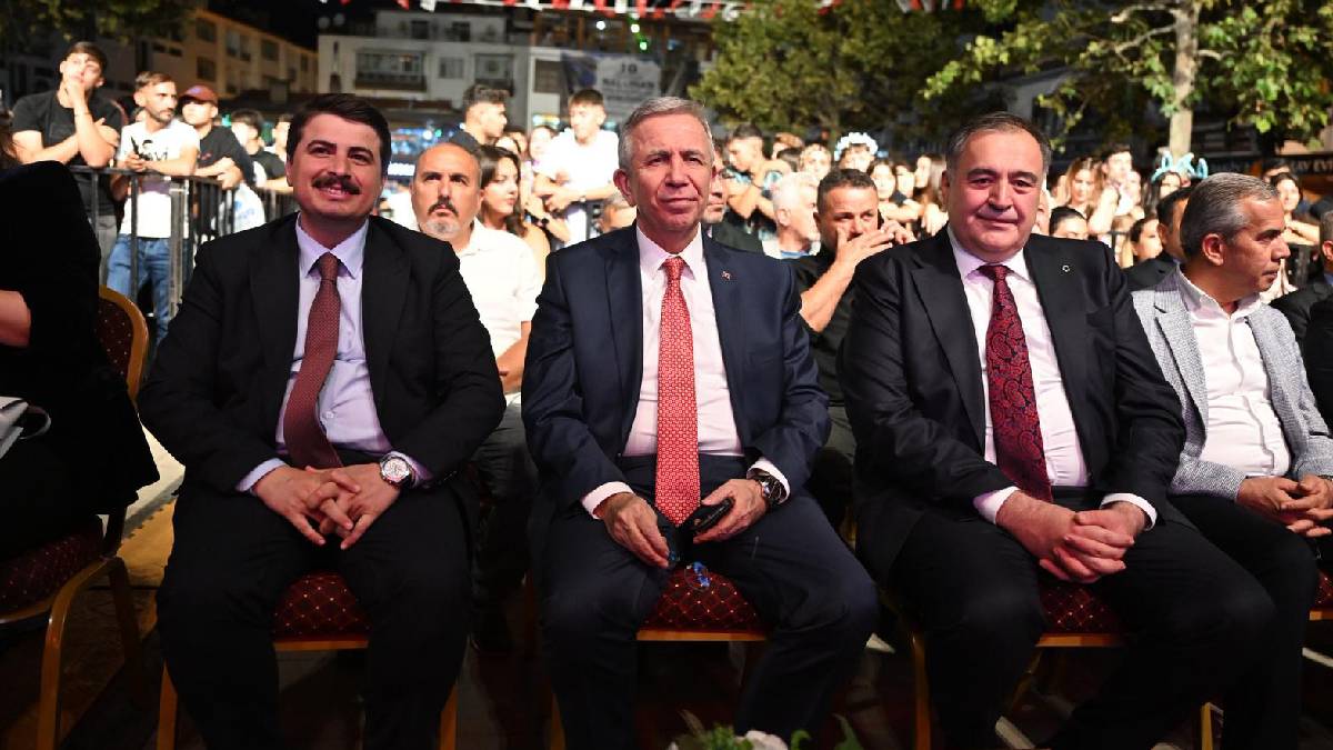Mansur Yavaş Nallıhan Festivali’nin açılışına katıldı