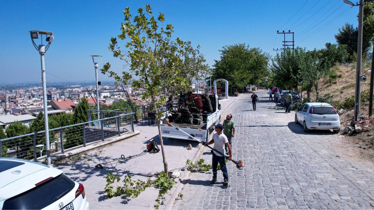 Vatandaşın talebi karşılık buldu, Ulutepe Caddesi temizlendi