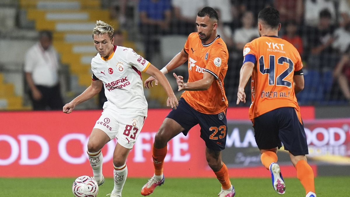 Süper Lig'de 4. hafta heyecanı-canlı anlatım: Galatasaray, Başakşehir deplasmanında