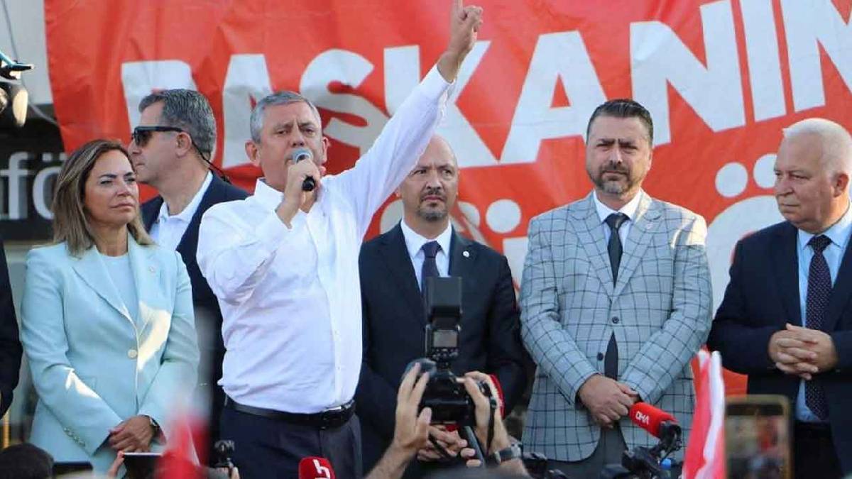 Özgür Özel: Biz doğru taraftayız, milletin tarafındayız, AK Parti'nin karşısındayız. Siz neredesiniz?