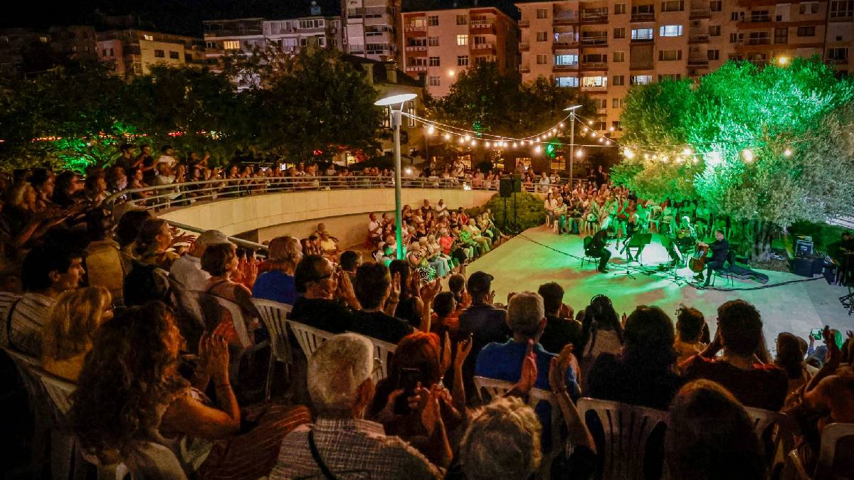 Dünyaca ünlü Macar gruptan unutulmaz gece