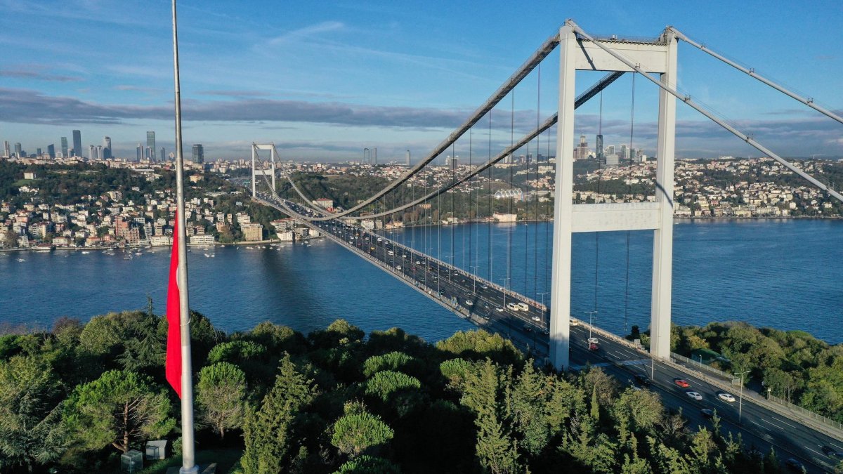 Hazine ve Maliye Bakanlığından özelleştirme açıklaması: Köprü ve otoyollar satılmıyor, işletme hakkı devrediliyor