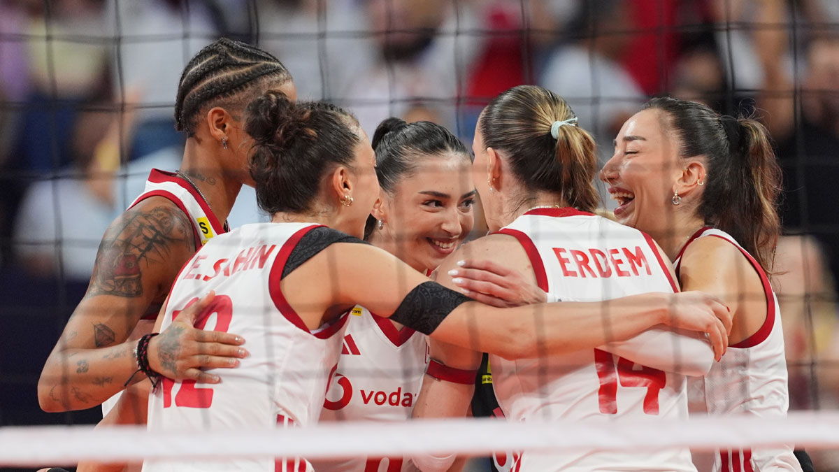 Avrupa’da şampiyonluğa bir adım kaldı: Filenin Sultanları finalde