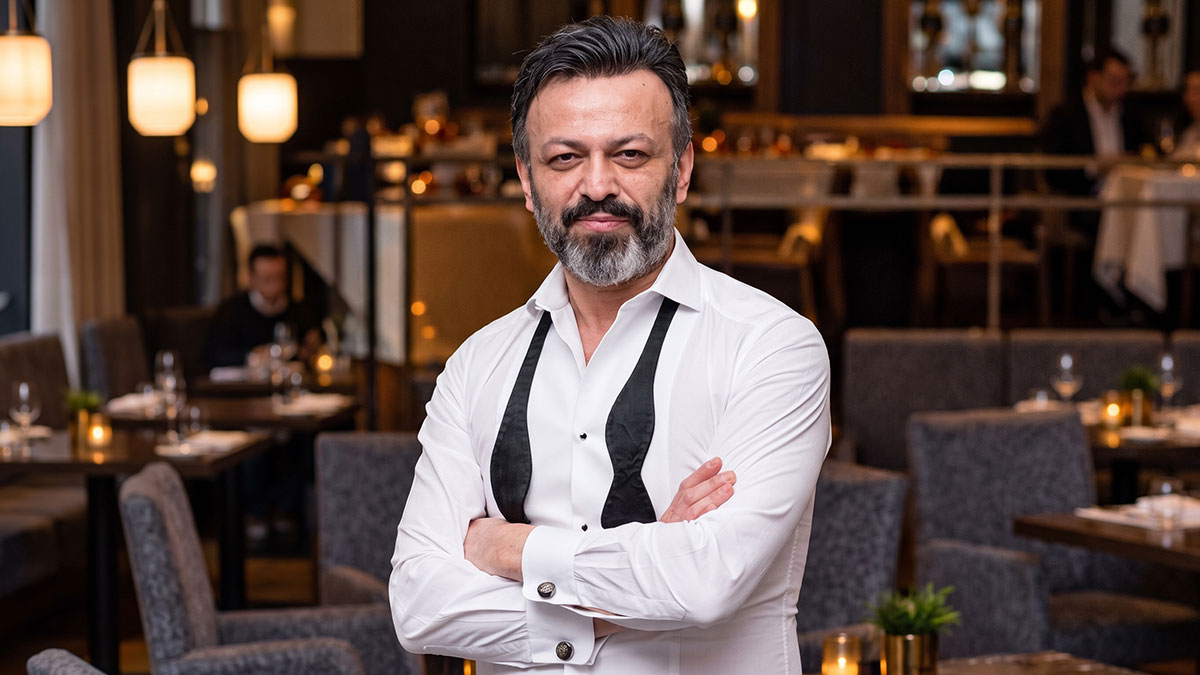 Evinde ölü bulunan Serhat Mustafa Kılıç bedenindeki morluklar şüphe uyandırdı