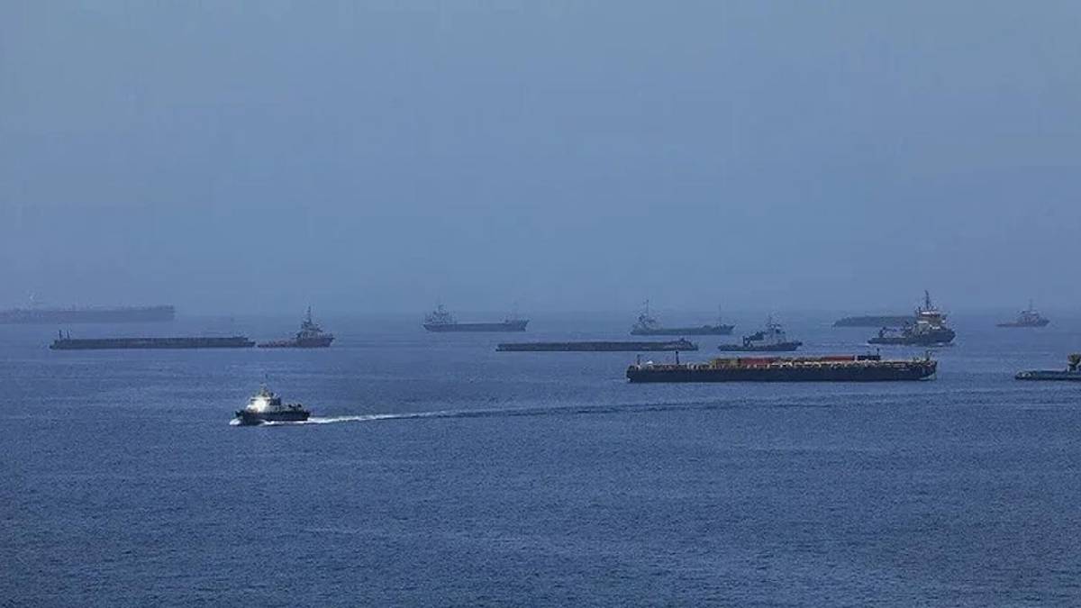 İran Devrim Muhafızları: ABD bağlantılı 3 gemiyi hedef aldık