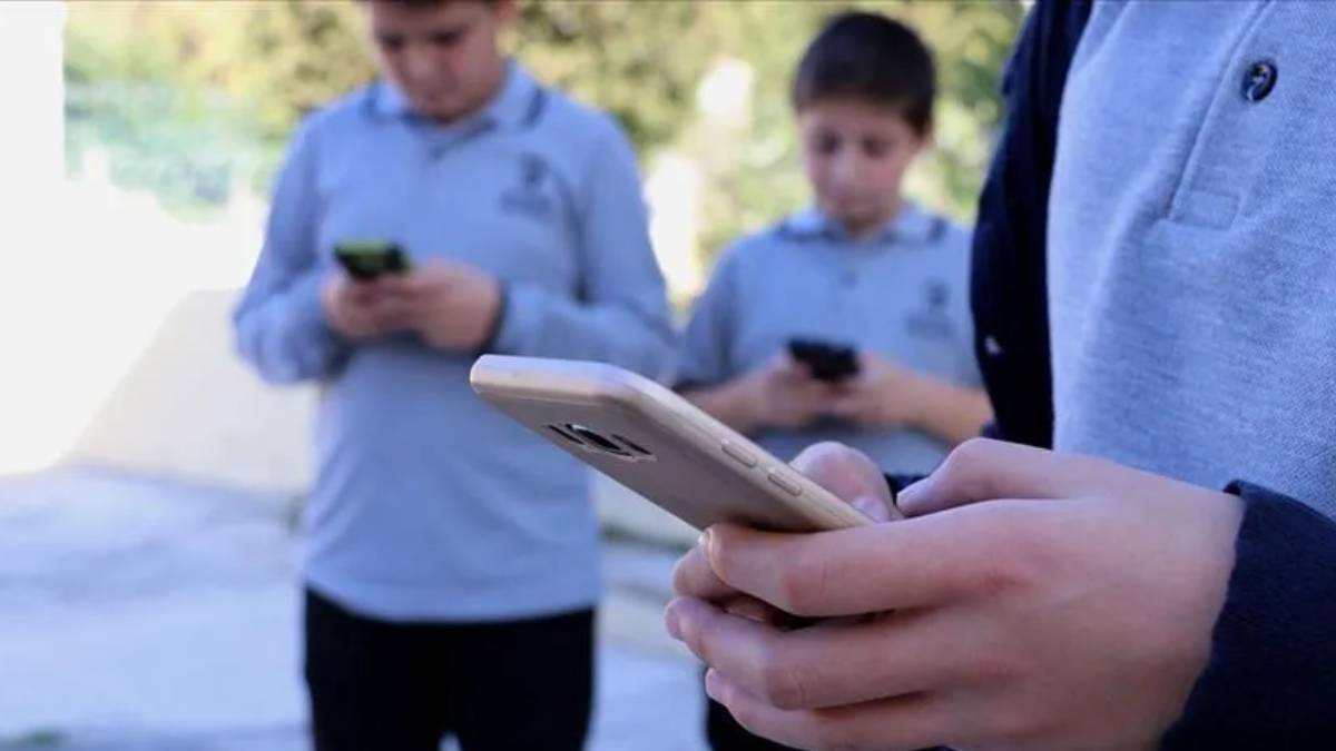 Bel ve boyun fıtığı genç yaşlara indi: Uzmandan ailelere çağrı