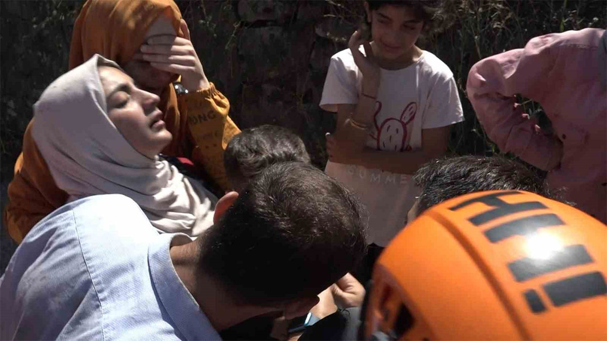2,5 yaşındaki Emir 3 saat sonra çalılıkta bulundu: Annesi sevinçten bayıldı