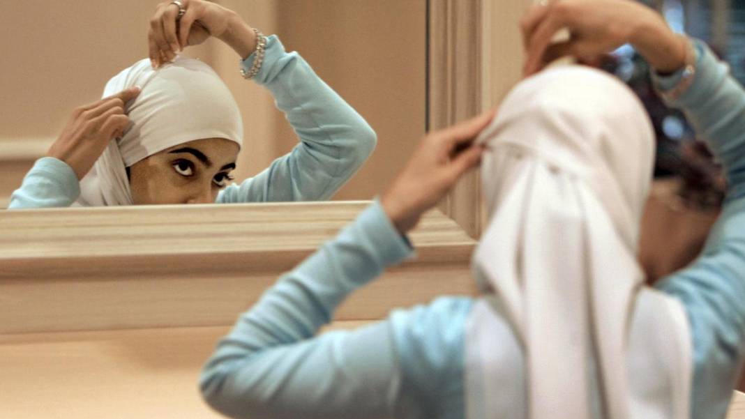 Avusturya’da okul zili başörtüsü yasağıyla çaldı: Din özgürlüğüne müdahale tepkisi