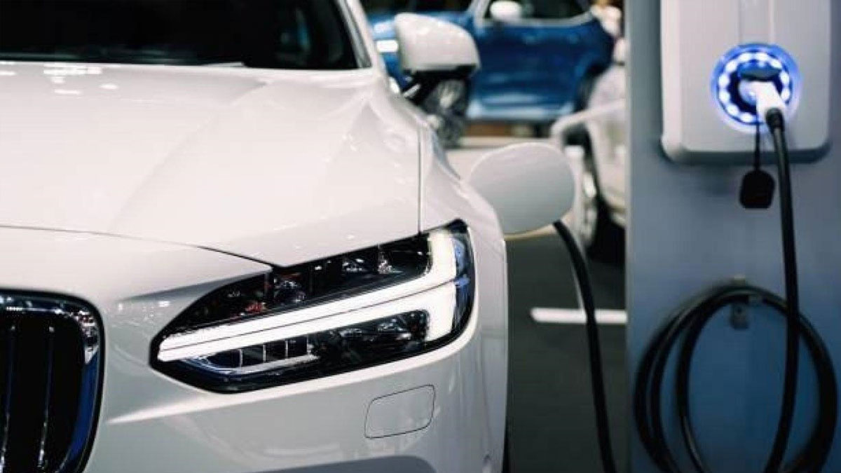 Elektriklide menzil kaygısına benzinli çözüm: Araçlar 1100 km'yi aşacak