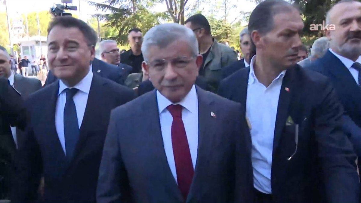 Davutoğlu adliyeye Babacan’la birlikte geldi