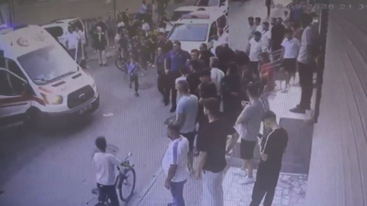 Küçükçekmece'de dehşet anları: Akraba kavgasında seken kurşun çocuğa isabet etti