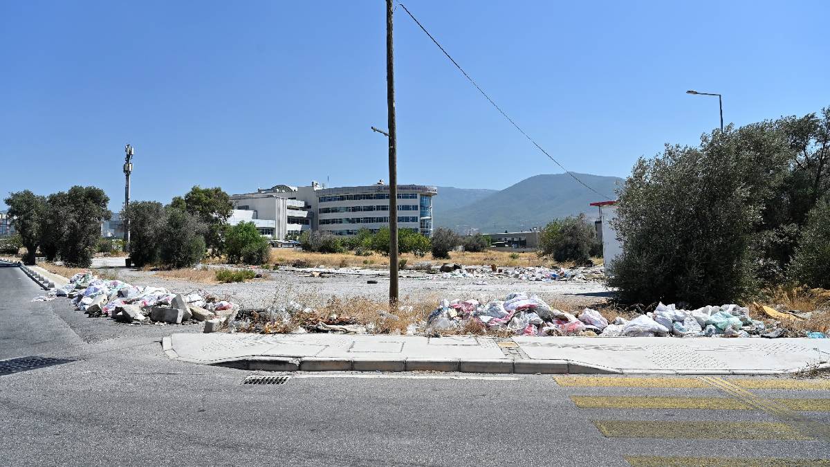 Bornova’da kaçak molozla topyekün mücadele