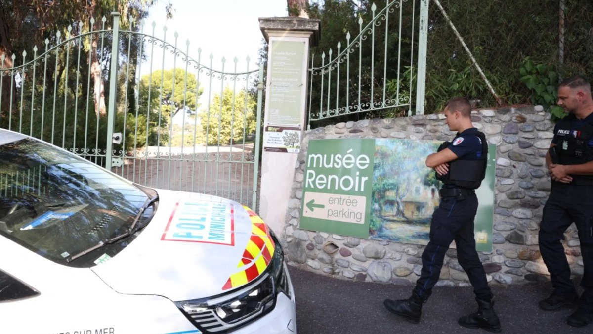 Fransa’da Louvre'nin ardından bir soygun daha: Renoir'den 9 milyon euroluk eserler çalındı
