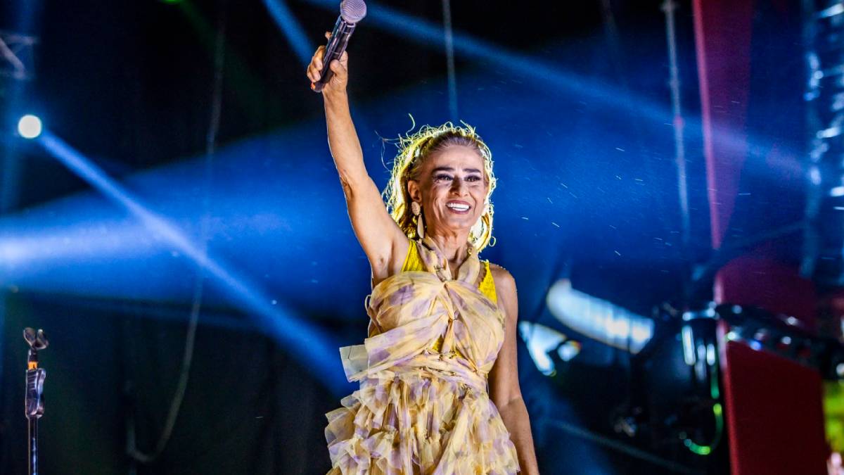Yıldız Tilbe’nin İzmir konserinde tansiyon yükseldi! Polis müdahalesi gecikmedi