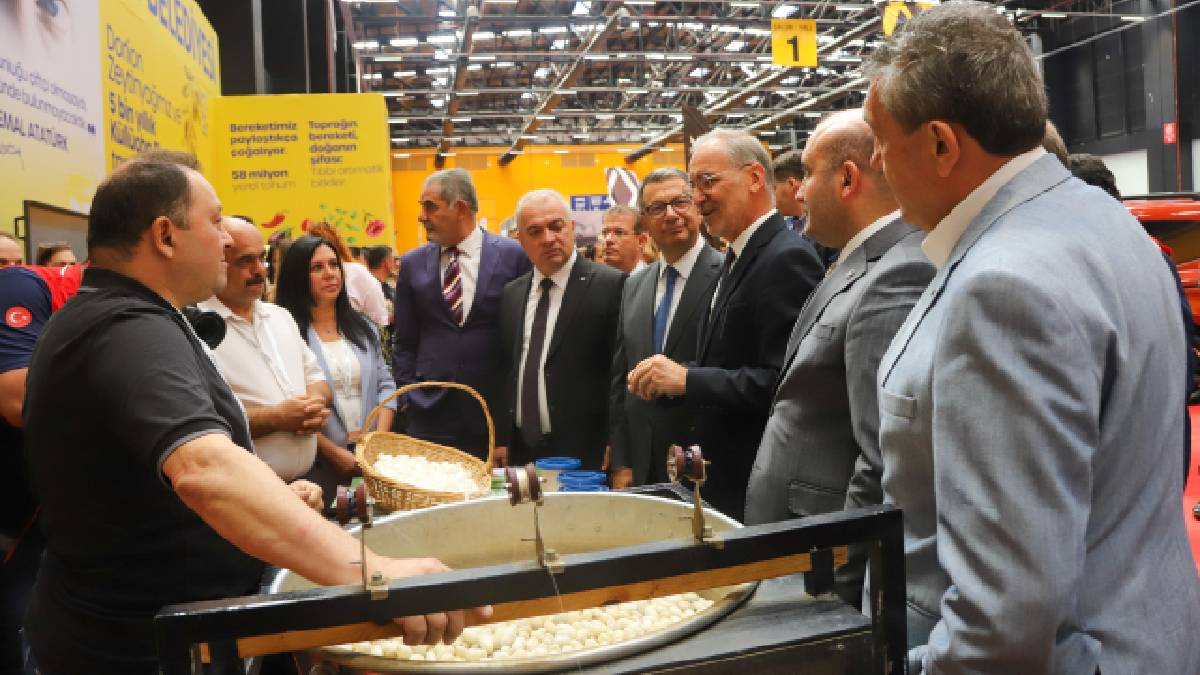 Tarım Fuarı’nda Büyükşehir Belediyesi standına yoğun ilgi