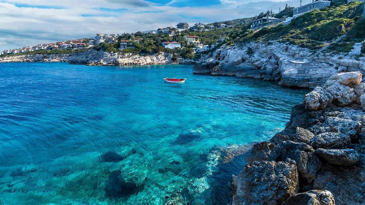 Denizi akvaryum, zemini sadece kum! İzmir’in gizli sığınağı