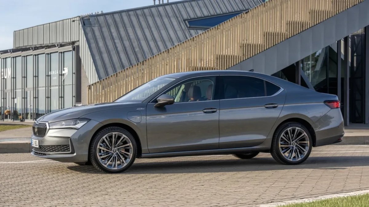Skoda'dan görülmemiş kampanya: Üst paket araba, alt paketten daha ucuza düştü